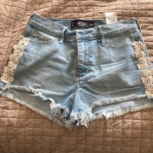 Women’s high waisted Hollister jean shorts- 5